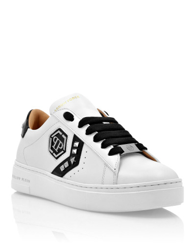 Lo-Top Leather Arrow Force Studs Sneakers