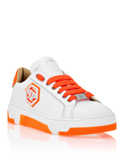 Leather Lo-Top Sneakers Hexagon