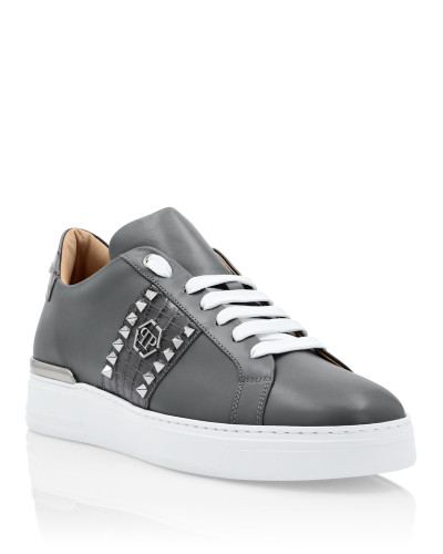Leather Lo-Top Sneakers Signature