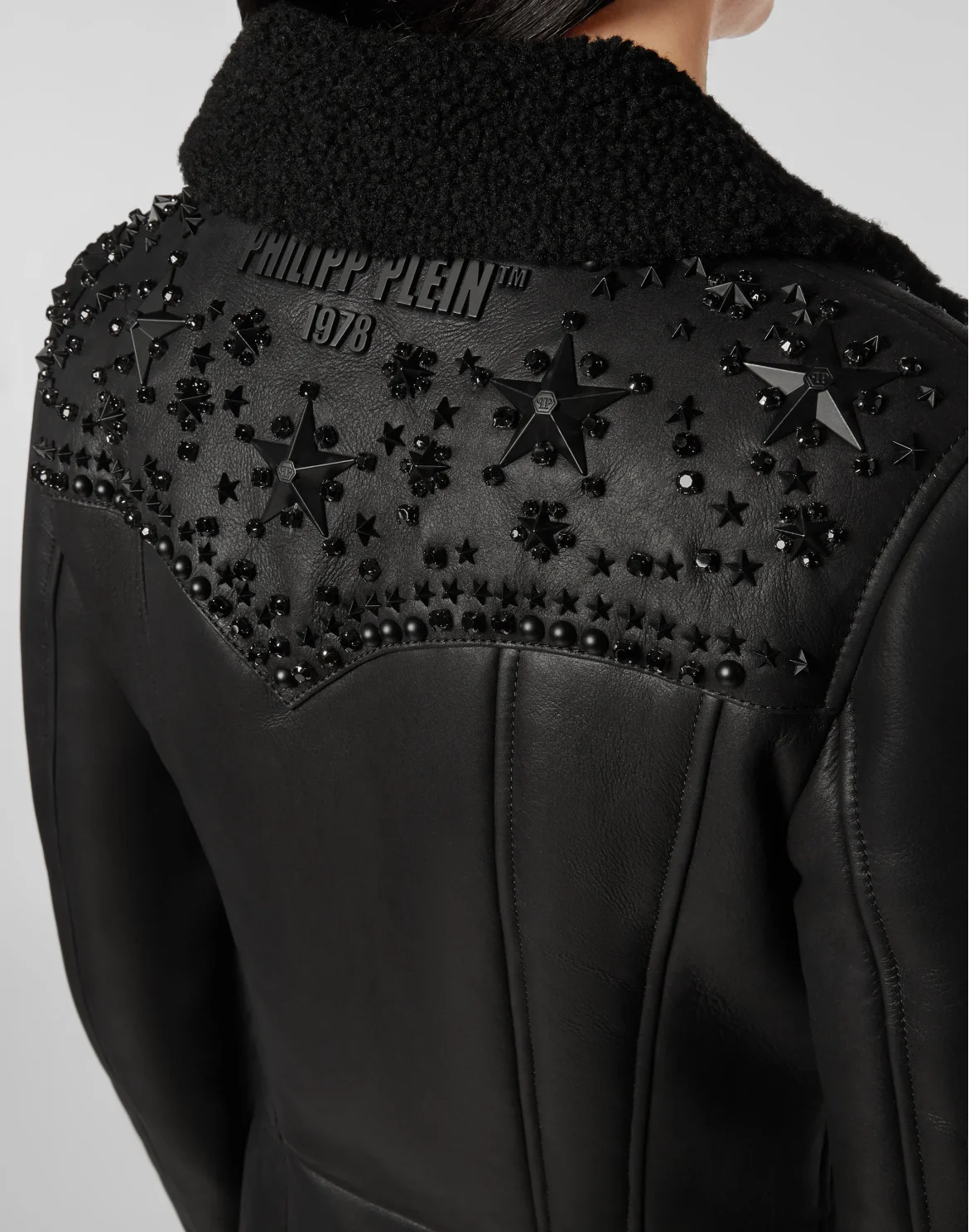 Long Coat Studs, цвет: Черный