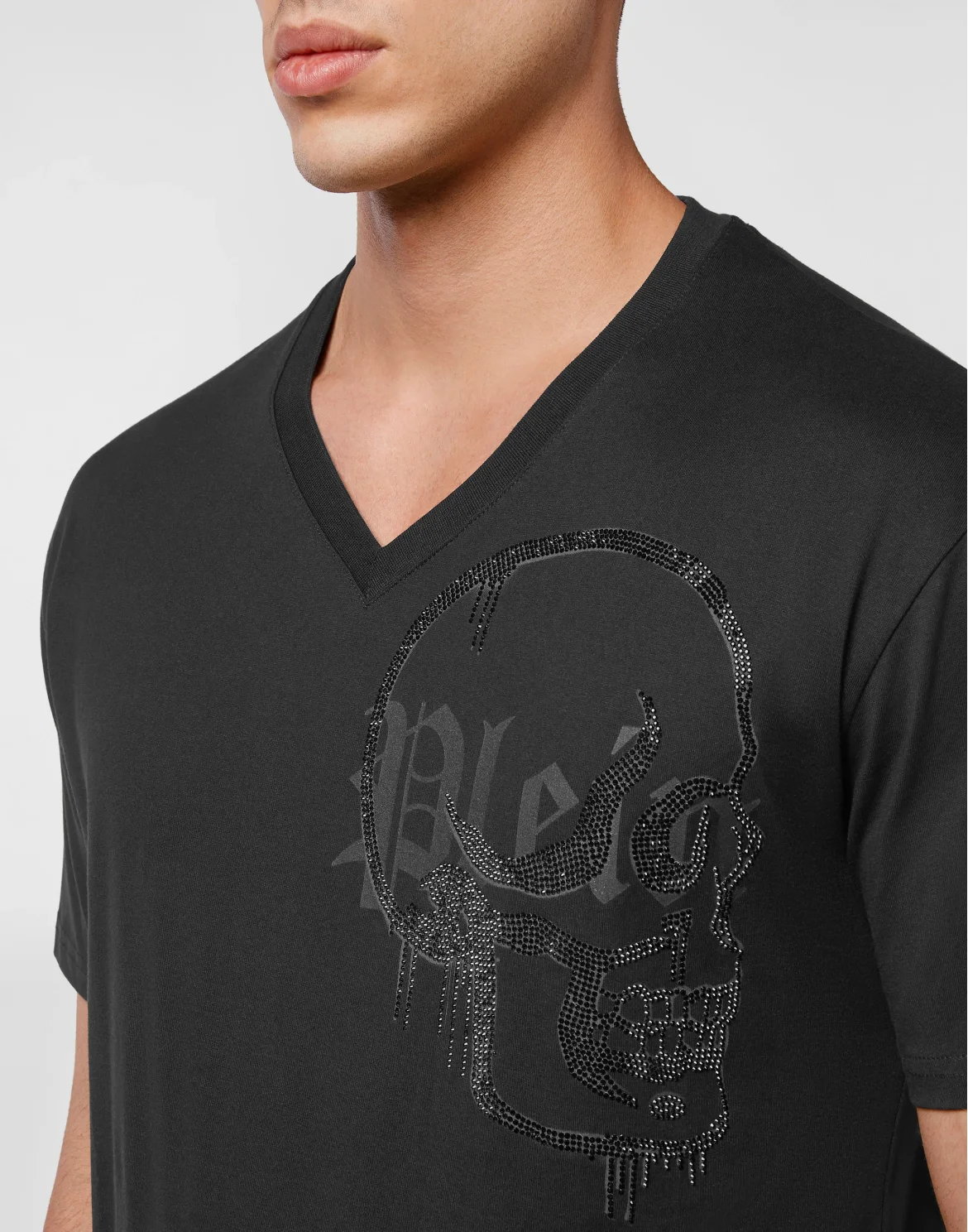 T-shirt V-Neck SS Graffiti with Crystals, цвет: Черный