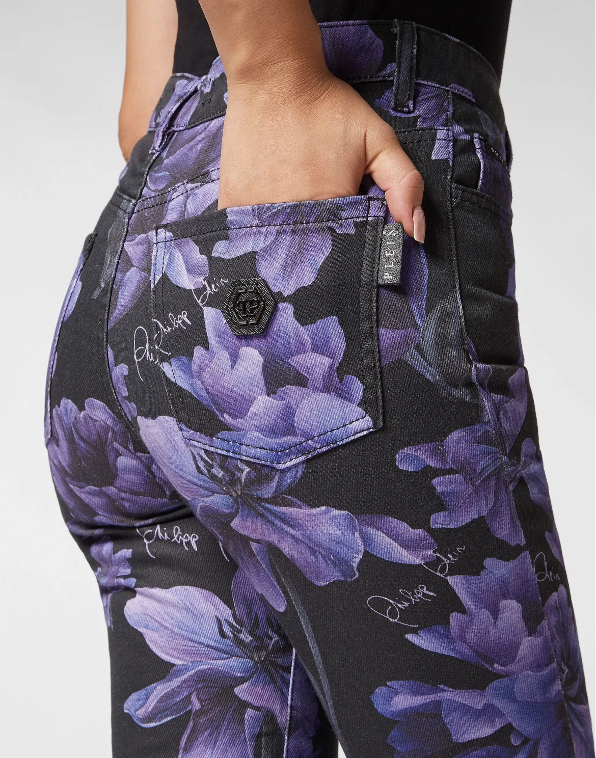 Denim Trousers  Flare Fit Flowers, цвет: Черный