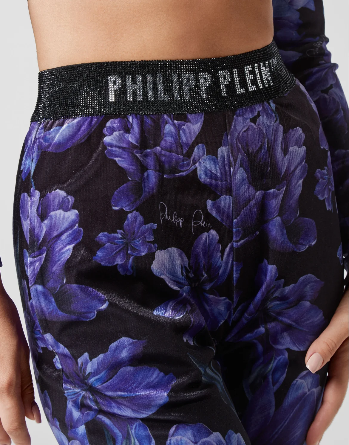 Jogging Trousers Flowers, цвет: Черный
