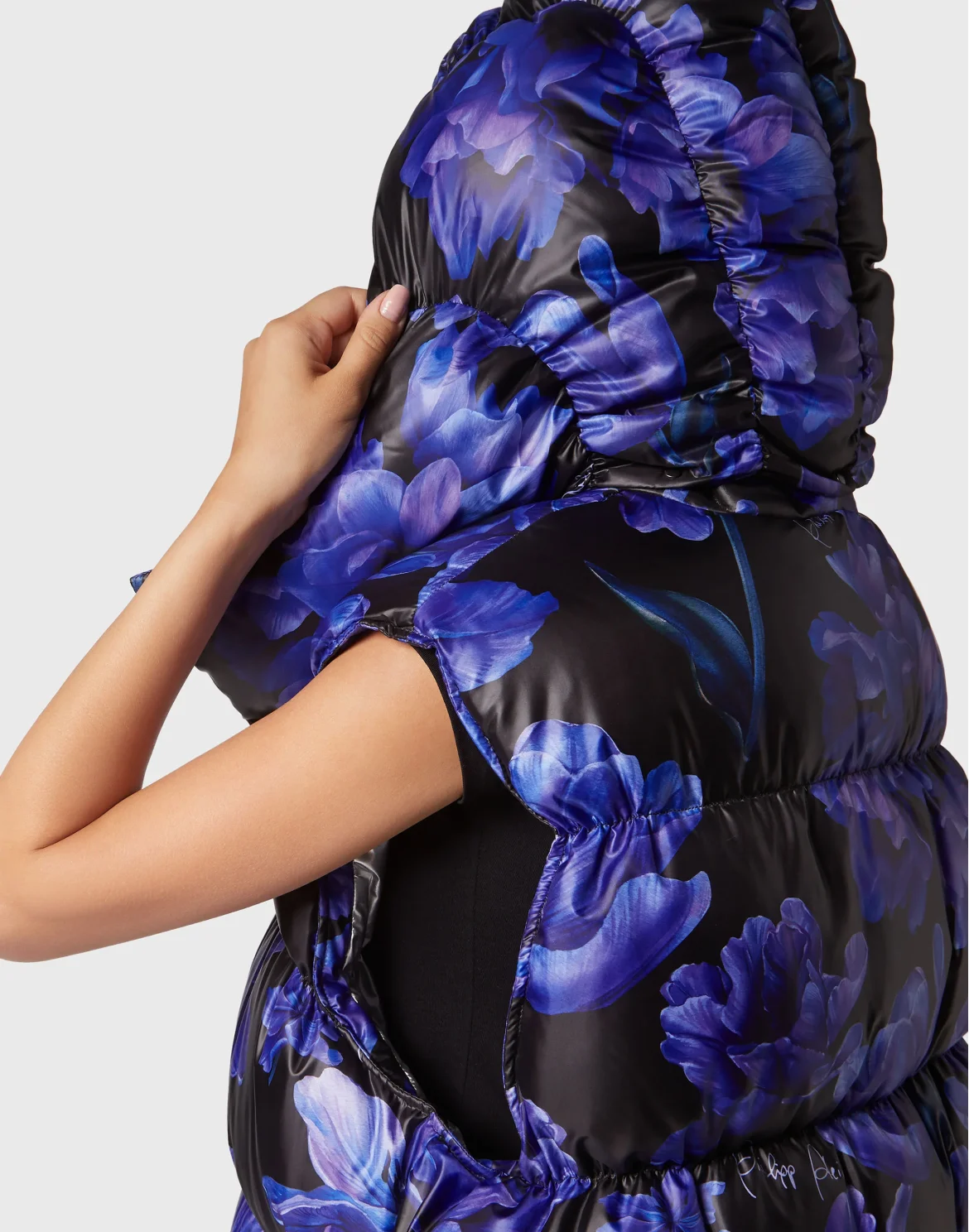 Nylon Down Jacket Vest Flowers, цвет: Черный