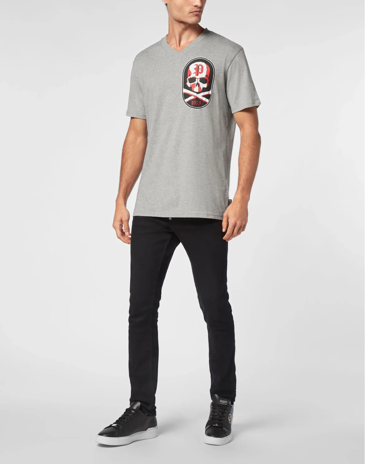 T-shirt V-Neck SS With Patch Skull&Bones, цвет: Серый
