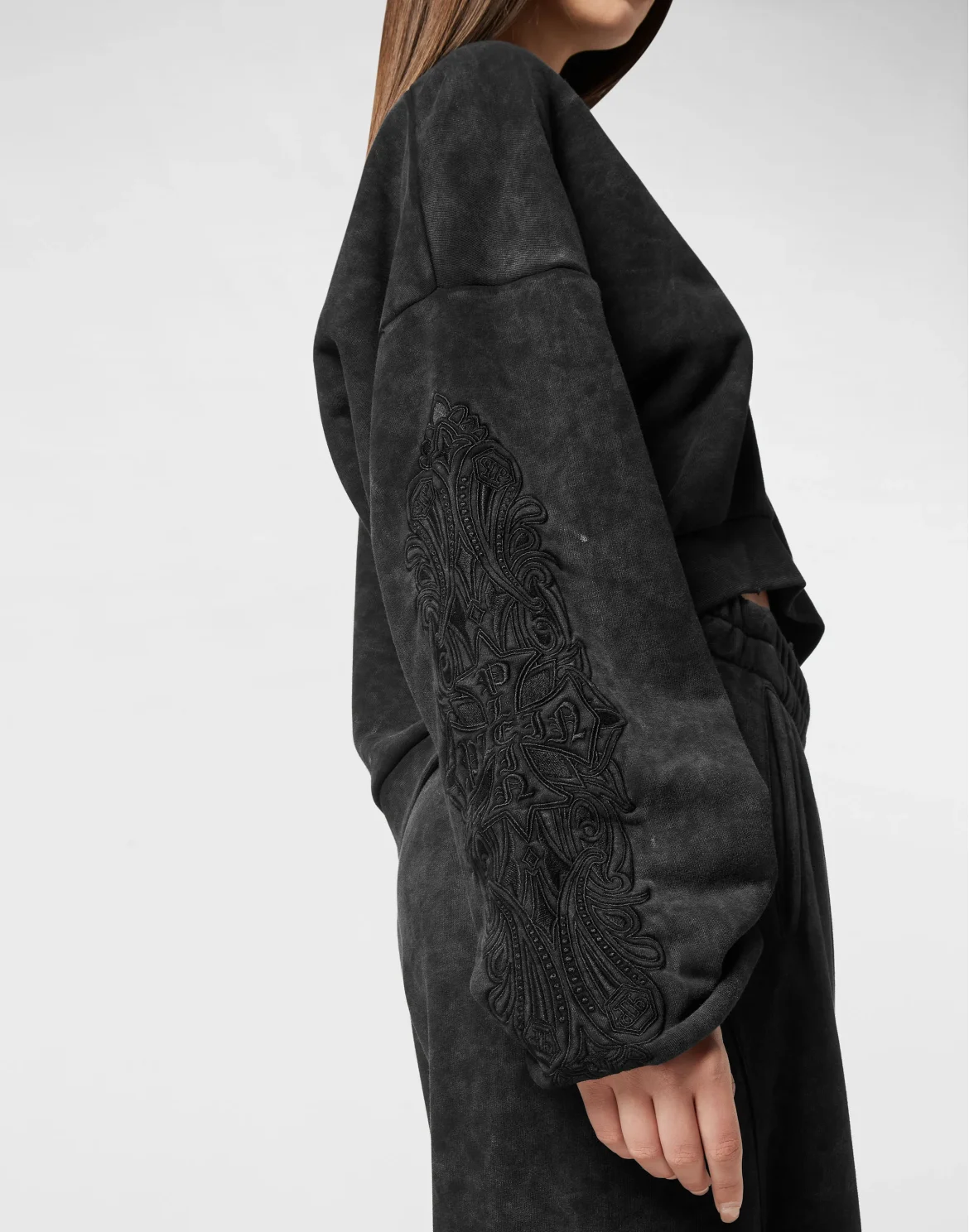 Washed V-Neck Sweatshirt Piercing, цвет: Черный