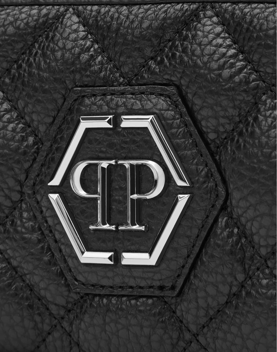 Small zip around matelassè Hexagon, цвет: Черный