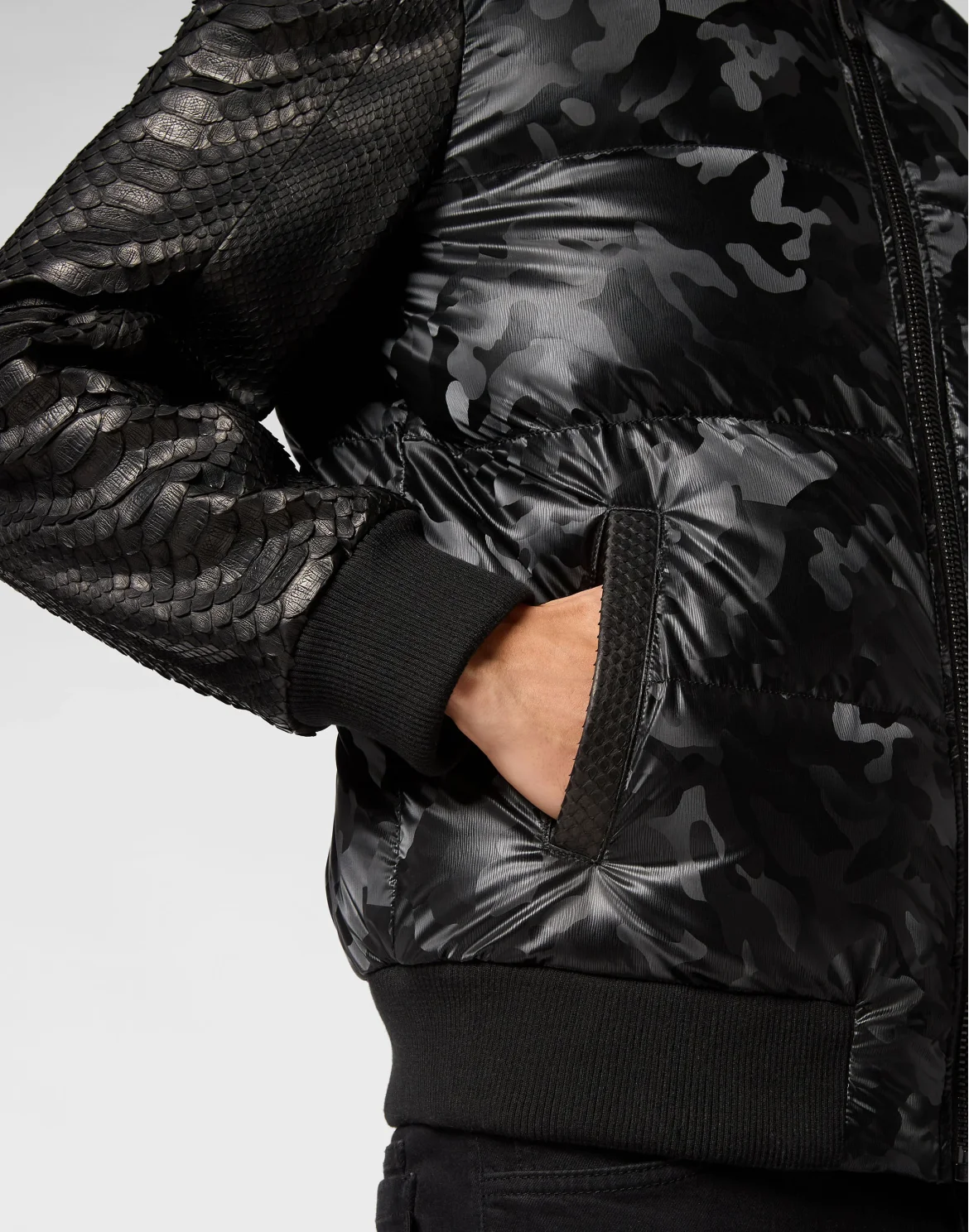 Nylon Bomber With Python Sleeves Camouflage, цвет: Черный