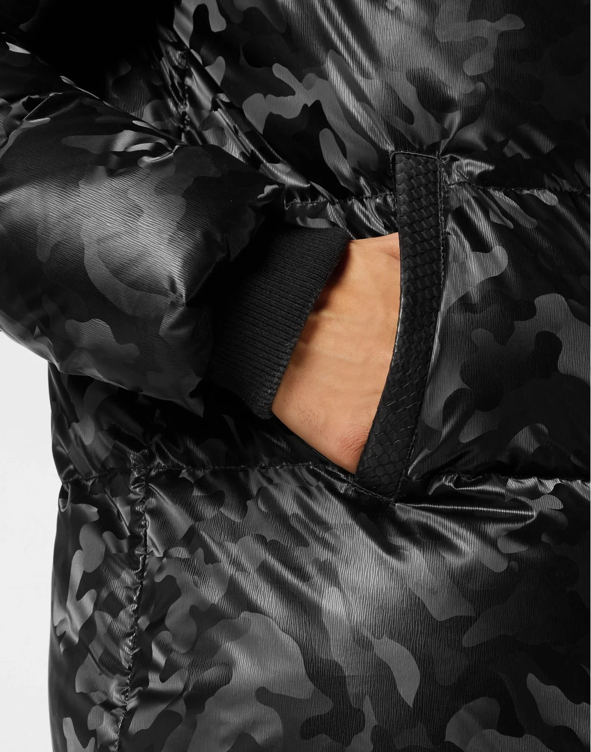 Down Jacket With Python Inserts, цвет: Черный