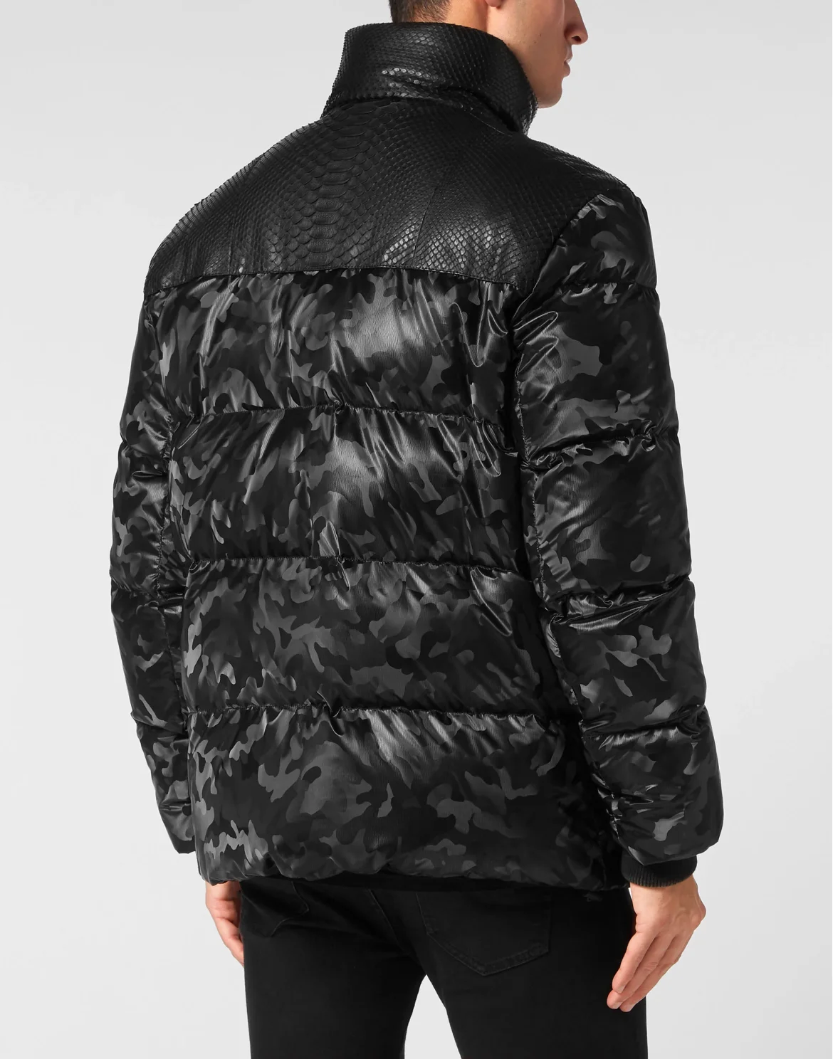 Down Jacket With Python Inserts, цвет: Черный
