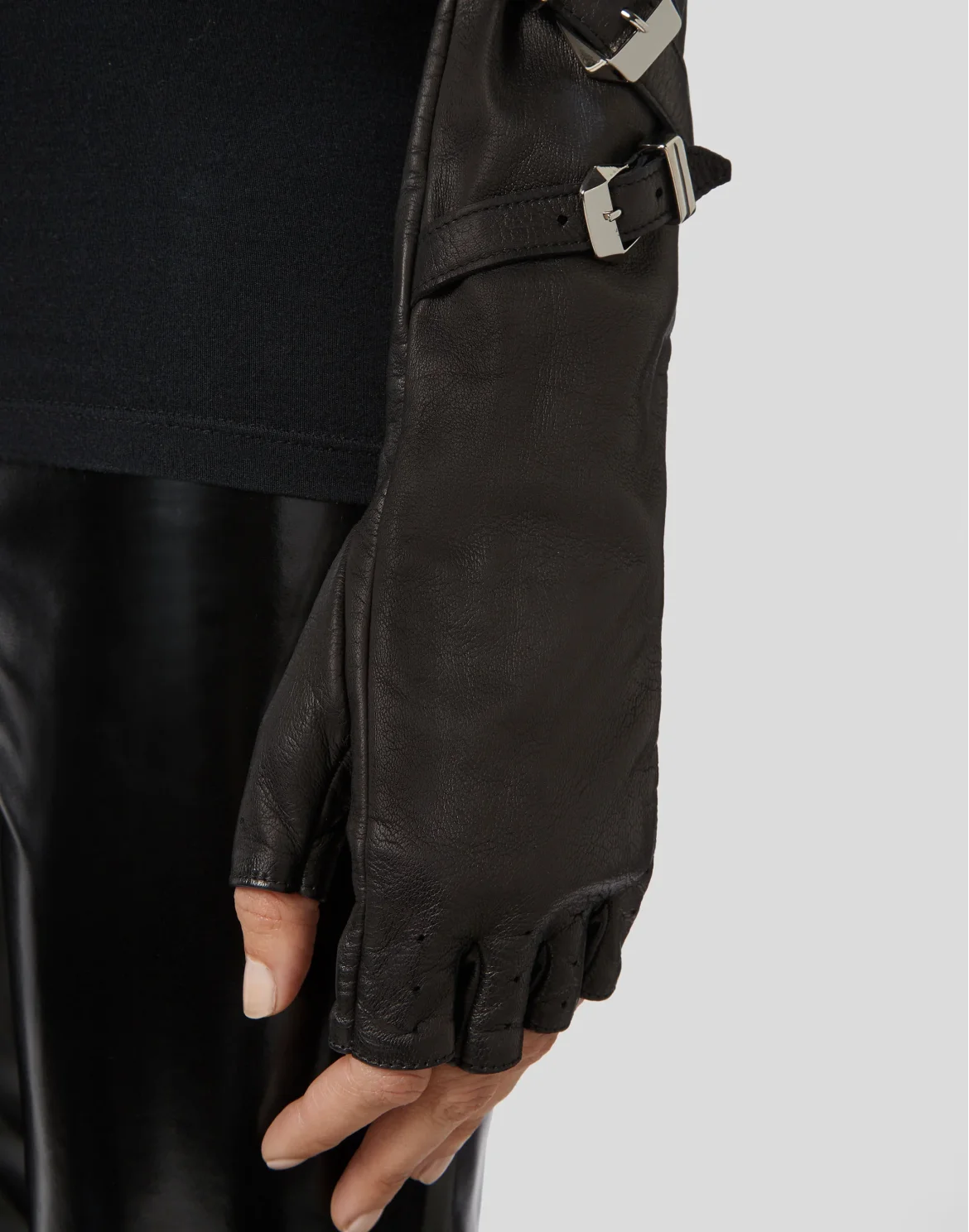 Low-Gloves, цвет: Черный