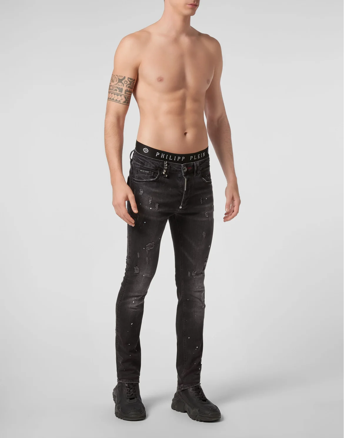 Super Straight Cut Plein Star, цвет: Черный