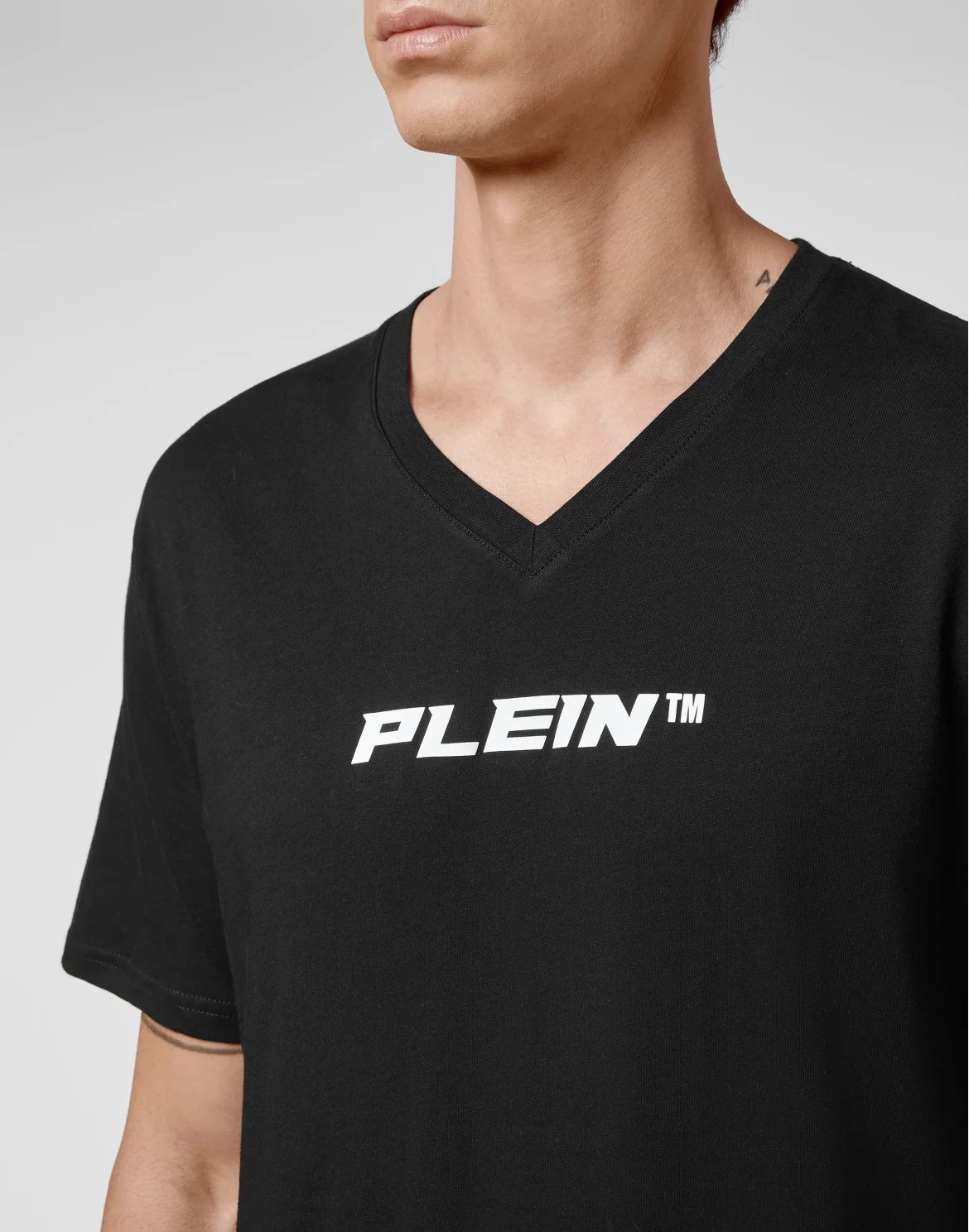 T-shirt V-Neck SS, цвет: Черный