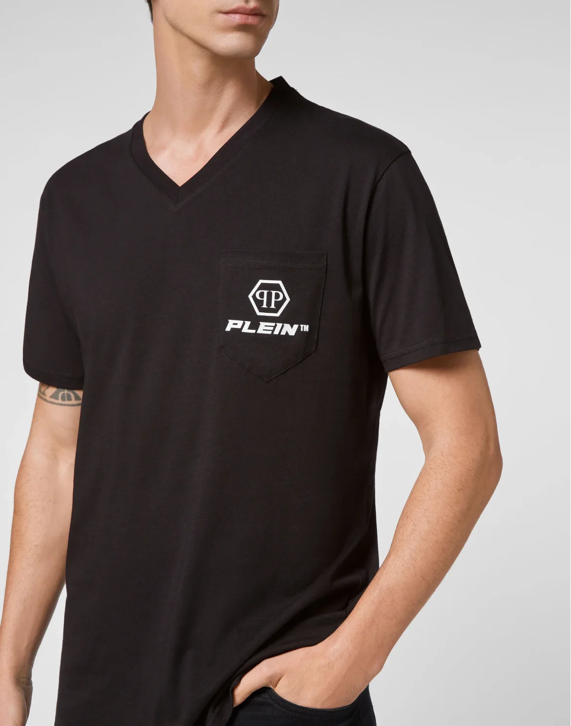 T-shirt V-Neck SS, цвет: Черный
