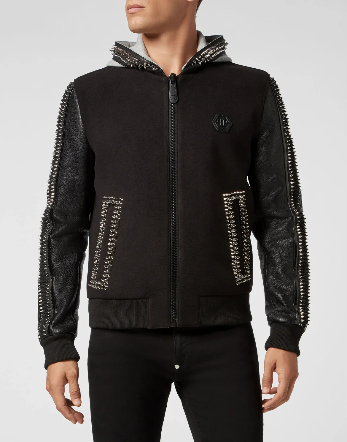Bomber Studs, цвет: Черный