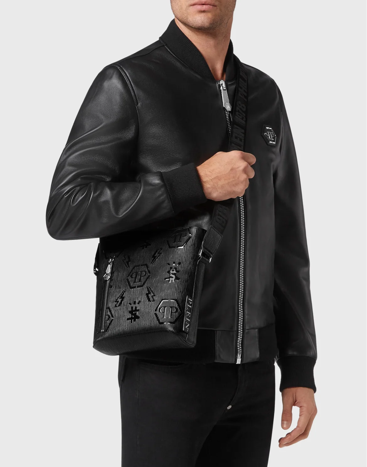 Cross body Monogram, цвет: Черный