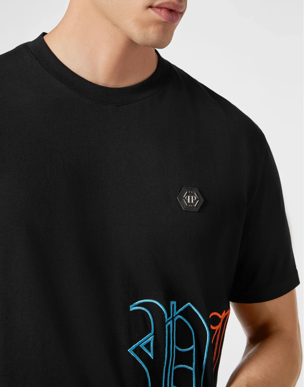 Embroidered T-shirt Round Neck SS, цвет: Черный