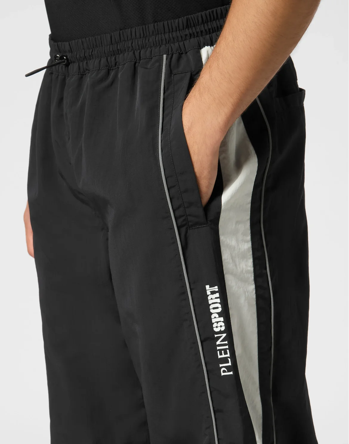 Nylon Loose Fit Jogging Trousers, цвет: Черный