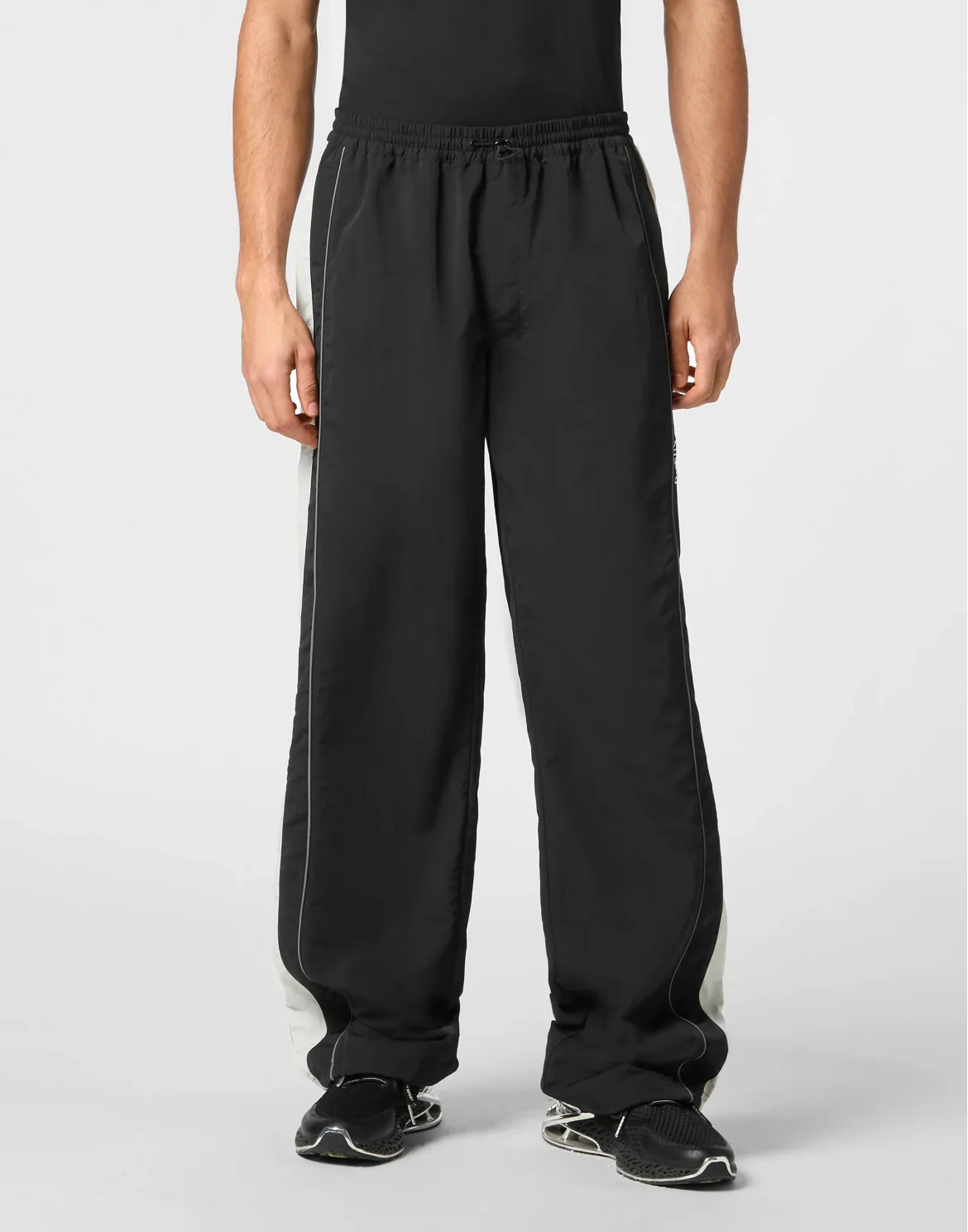 Nylon Loose Fit Jogging Trousers, цвет: Черный