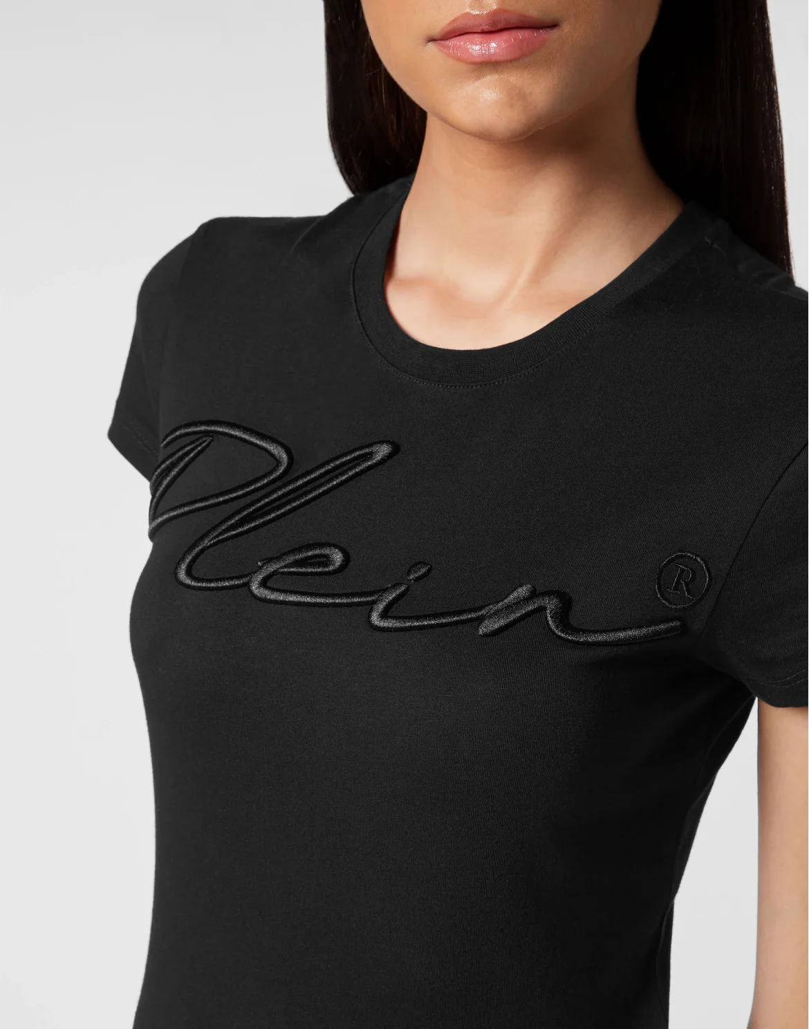 Satin T-shirt Round Neck SS Embroidery Signature, цвет: Черный