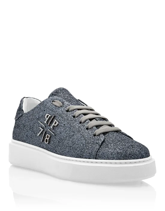 Lo-Top Sneakers