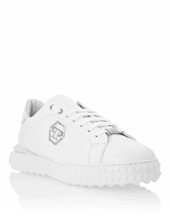Lo-Top Sneakers