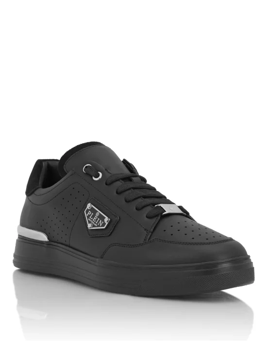 Low-Top Sneakers Triangle