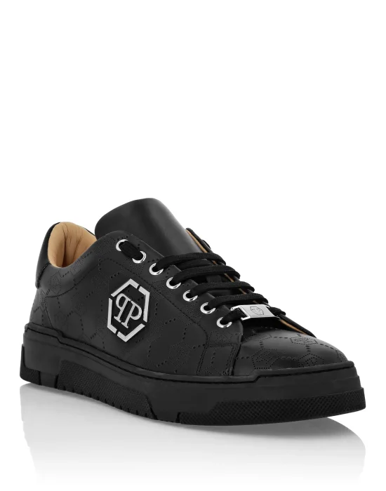 Low Top Leather Skeakers Matte Monogram