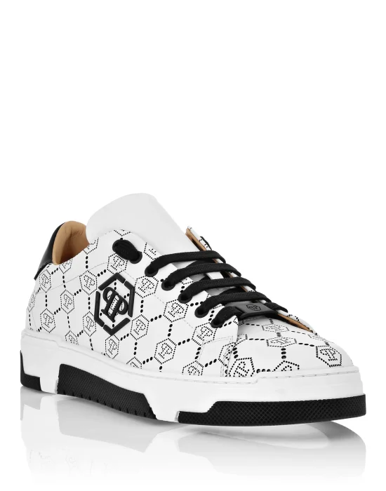 Low Top Leather Skeakers Matte Monogram
