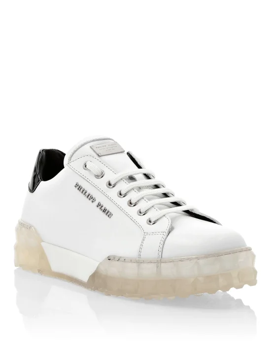 Lo-Top Sneakers Statement