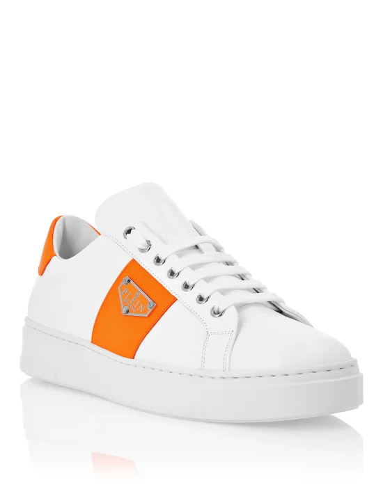Lo-Top Sneakers Triangle Plein