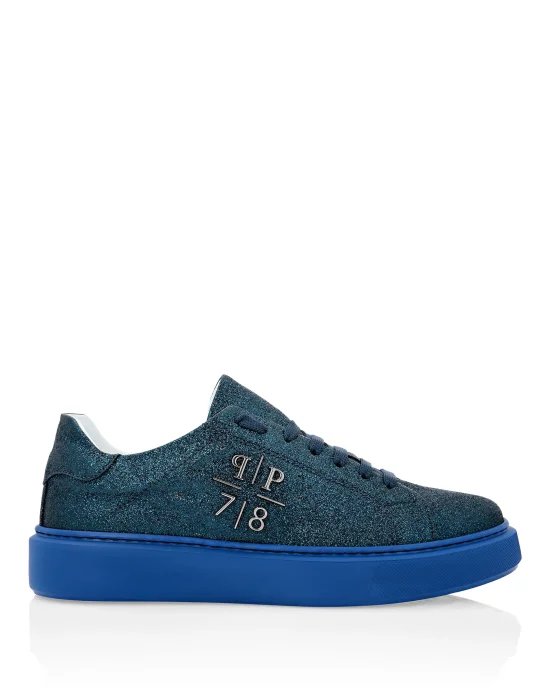 Lo-Top Sneakers