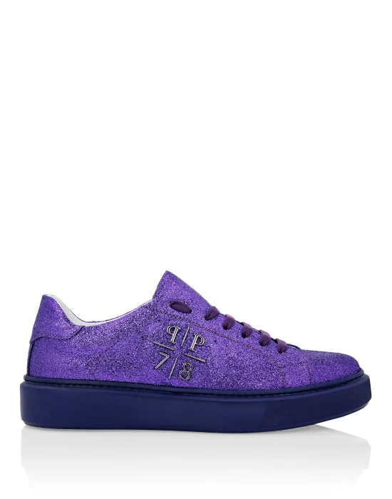 Lo-Top Sneakers