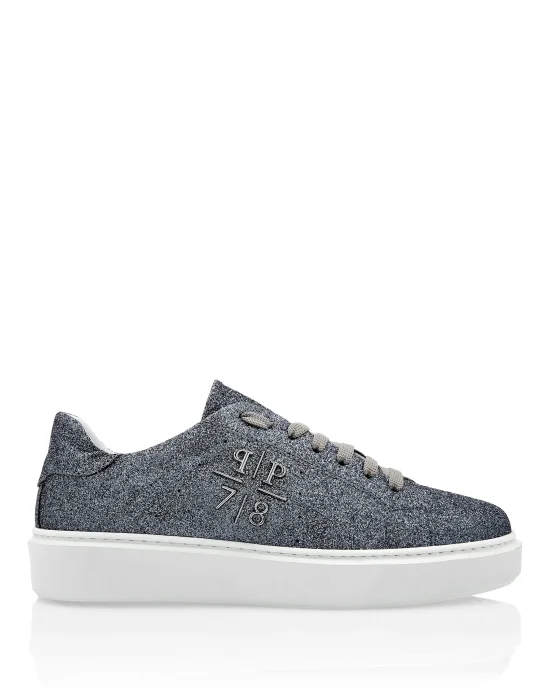 Lo-Top Sneakers