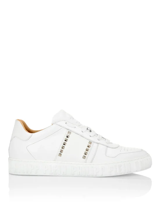 Lo-Top Sneakers Studs