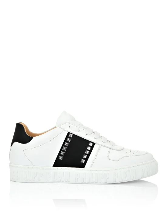 Lo-Top Sneakers Studs
