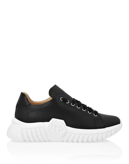 LO-TOP SNEAKERS SUPERSONIC