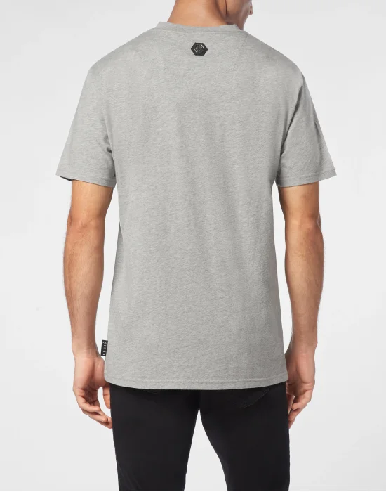 T-shirt V-Neck SS With Patch Skull&Bones