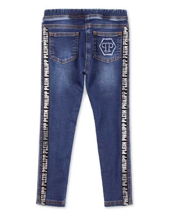 Regular fit Statement
