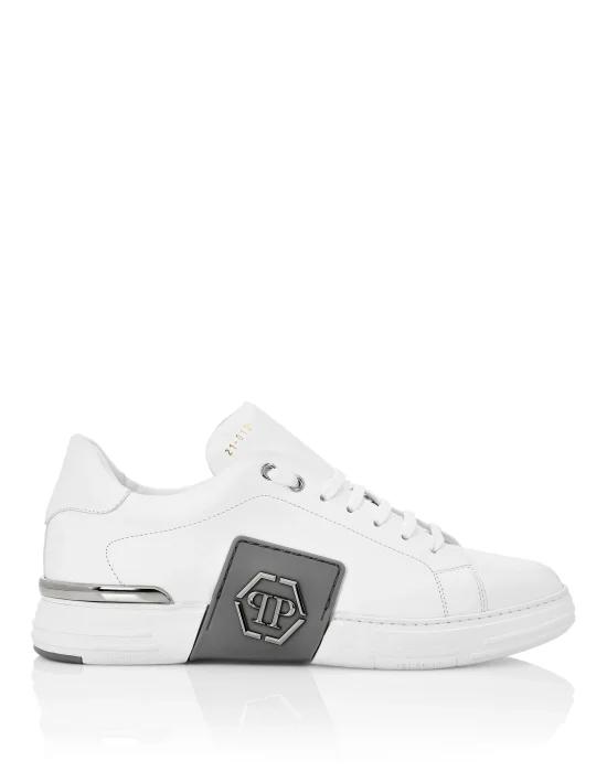 LO-TOP SNEAKERS PHANTOM KICK$ LEATHER Platinum HEXAGON