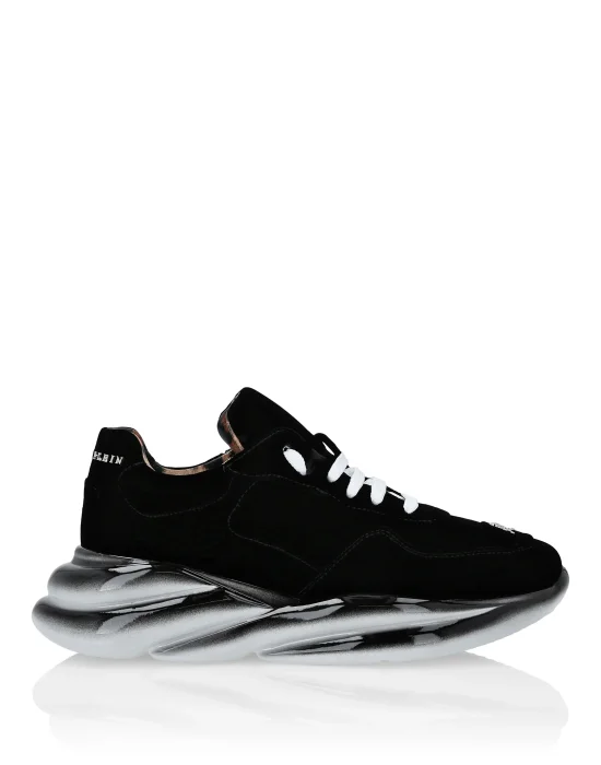 Velvet Runner