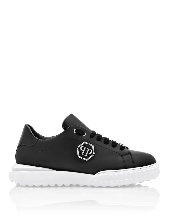 Lo-Top Sneakers