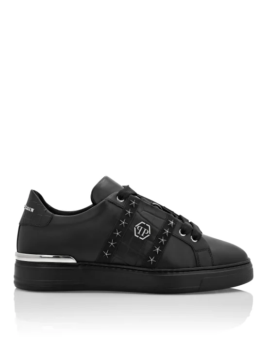 Lo-Top Sneakers
