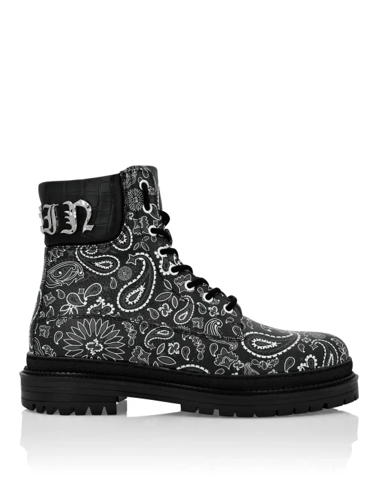 Boots Mid Flat Paisley