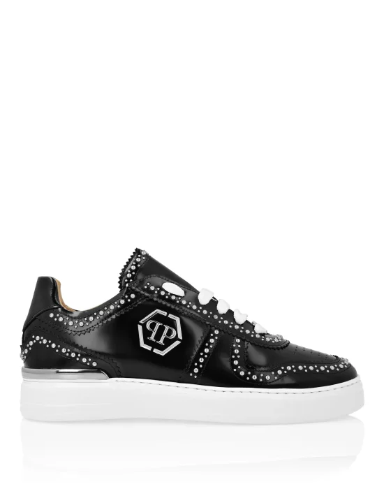 Leather Lo- Top Sneakers