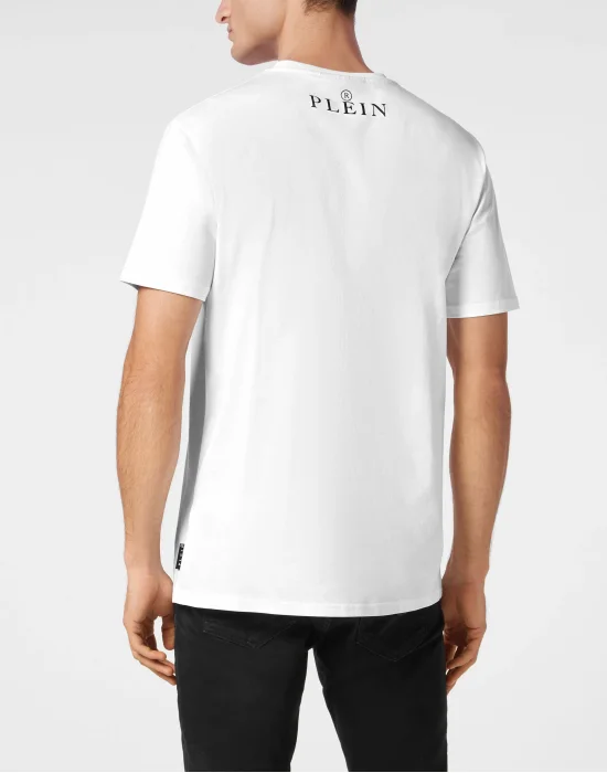 V-Neck T-Shirt Logo Skull