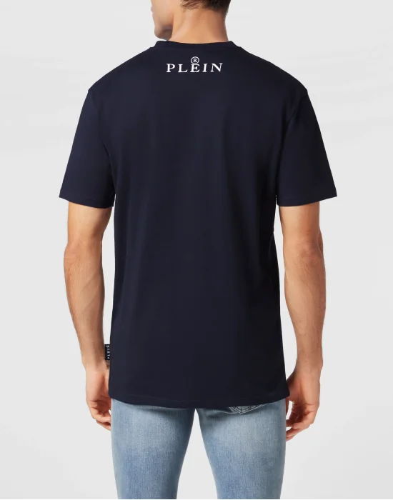 V-Neck T-Shirt Logo Skull