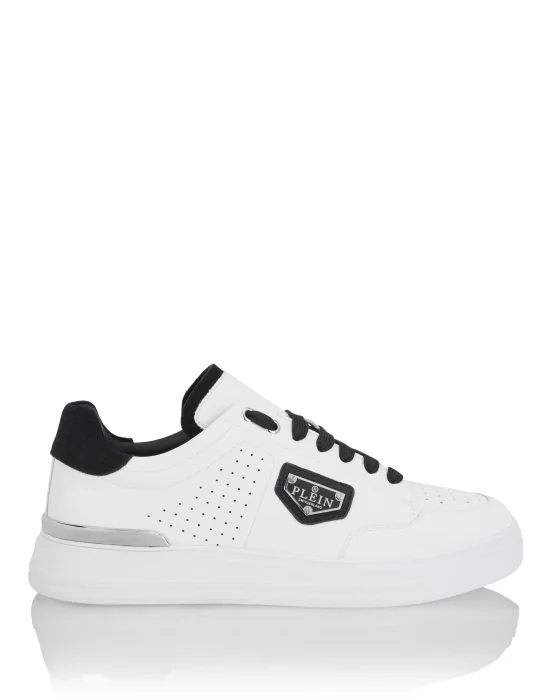 Low-Top Sneakers Triangle