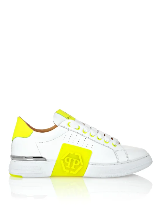 LO-TOP SNEAKERS PHANTOM KICK$