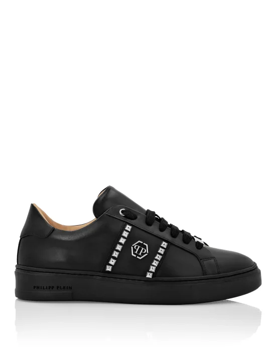Leather Lo-Top Sneakers Studs